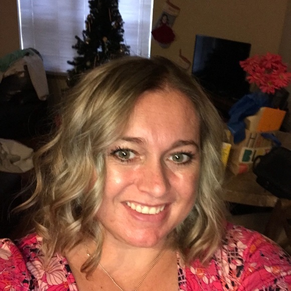 Meet your Posher, Michelle - Picture 3 of 6